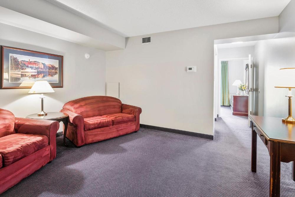 Second Floor East Standard Suite